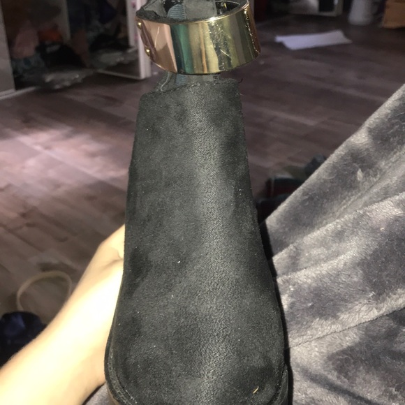 Shoes - Picture 2 of 3